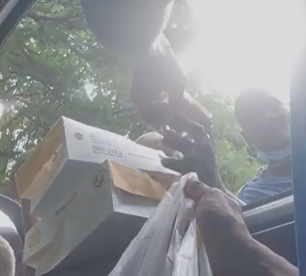 Load video: Feeding the homeless in Atlanta. [Kingdom of Diplomats nonprofit]